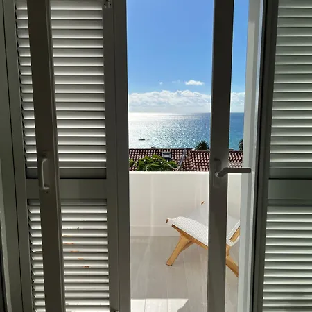 Blue Horizon Apartment *